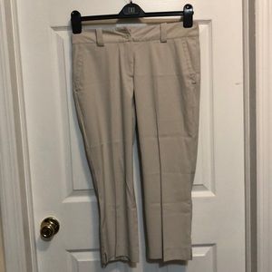 Mike golf woman pants.